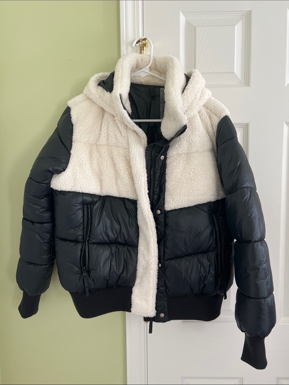 Lou & Grey Black and Cream Women’s Puffer with Sherpa Hood